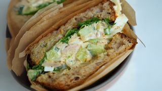 Сэндвич с тунцом