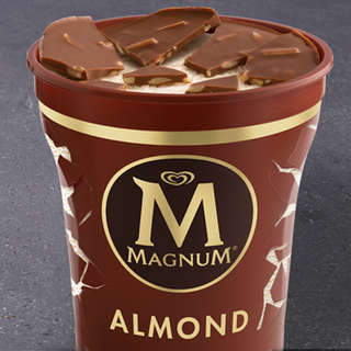 Magnum Almond (440ml)