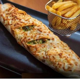 BAGUETTE FARCIE ESCALOPE PANÉ  + frite 