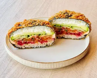 Łosoś surowy SUSHI BURGER