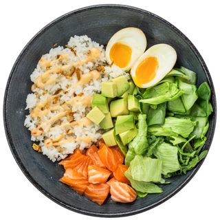 Боул з лососем та рисом