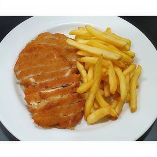 Bife de frango frito com batata frita
