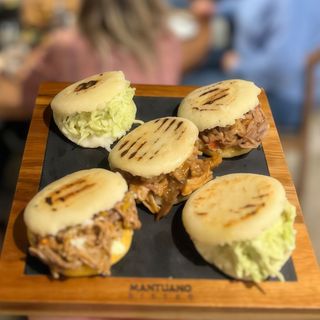 Degustación De Mini Arepas