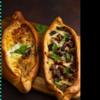 بيتزا البيتا على الطريق التركية (توركيش بيتزا) 