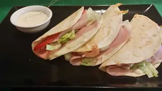 Quesadillas Completas