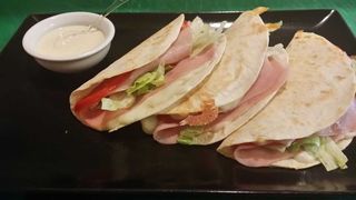 Quesadillas Completas