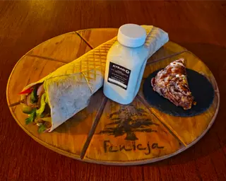 TORTILLA KRAFT KEBAB WOŁOWO-BARANI [standard, baklawa czekoladowa, ayran]