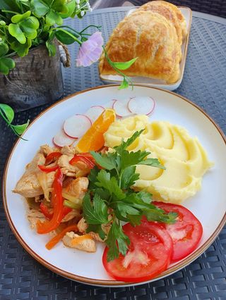 Курица с овощами