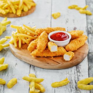 Картопля фрі з нагетсами (200г)