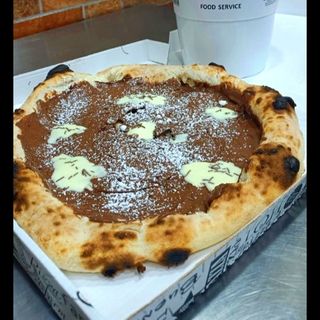 Pizza Dolce con Nutella