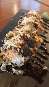 54. Maki De Salmón Crujiente Con Queso (6 Pzs.)