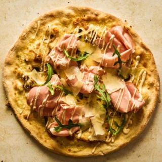 Pizza Funghi E Mortadela Di Bolonia