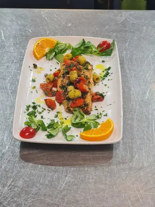 Filetto di salmone alla mediterranea