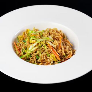 239. RAMEN SALTATO CON VERDURE AL YAKISOBA