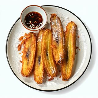 Banan w cieście z bitą śmietaną