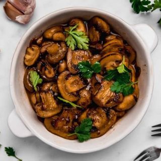 Champiñones Al Ajillo