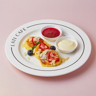 Сырники домашние с ягодами