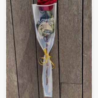 Rose individuelle bien emballée