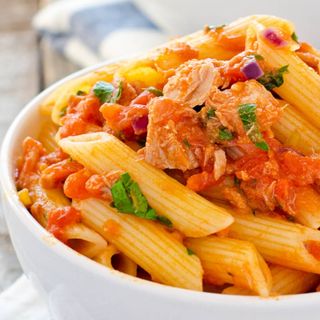Penne tonno e ciliegino