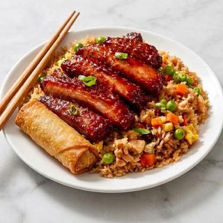 Arroz Especial Con Lumpia Y Costillas