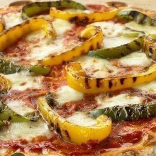 Pizza falafel con peperoni