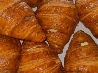 Круасан з ванільним кремом Англез (130г)