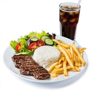 Menú Carne Con Arroz Con Ensalada + Patatas Fritas Y Bebida