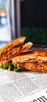 Сандвич с дърпано свинско месо (400гр.)