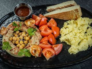 Скрембл з хумусом та креветками (430g)