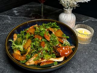 Салат з куркою та ананасами Кімчі (230g)