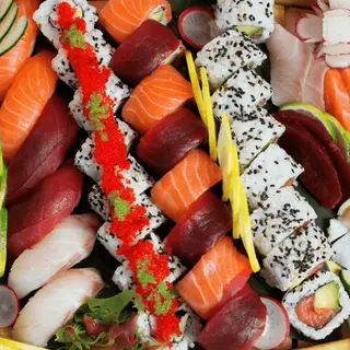 40b. Urasushi misto 56 pezzi