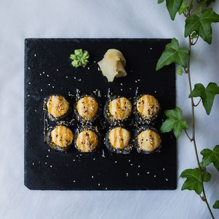 Запечений рол з мідіями (320г)