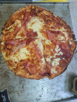 11. Pizza Salá 
