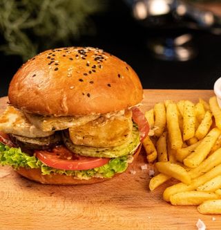 Meniu Burger vegetal si cartofi dippers 