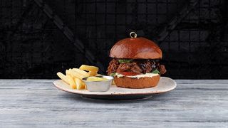 Бургер з томленою яловичиною (410 г)
