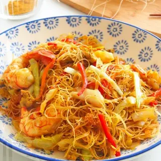 Fideos fritos estilo tres delicias