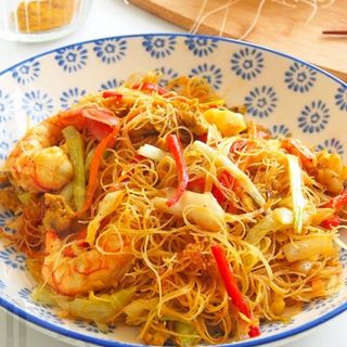 Fideos fritos estilo tres delicias