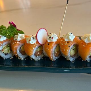 Uramaki de salmón 8pzs 