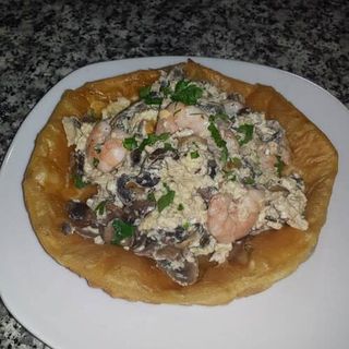 Revuelto De Gambas Y Champiñones