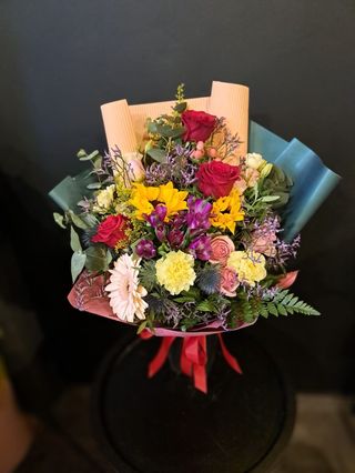 BUKIET DUŻY Z MIESZANYCH KWIATÓW