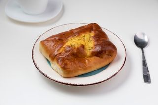 Poale-n brâu cu brânză sărată și mărar