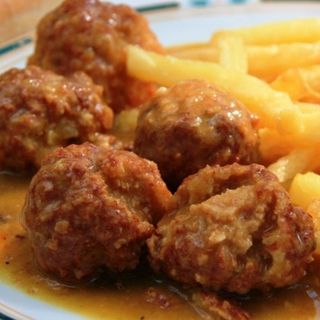 Albóndigas con patatas