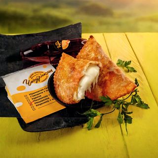 Чебурек с сыром моцарелла (125г)