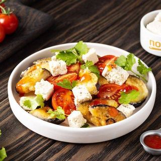 Салат с хрустящими баклажанами