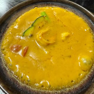 Langostinos Con Salsa De Curry En Cazuela