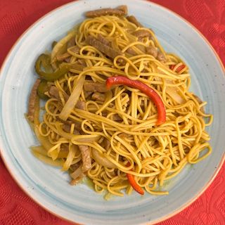 Tallarines De Trigo Con Ternera