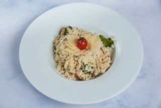 Rižoto sa piletinom uz sušeni paradajz