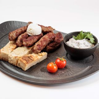 Juneći ćevapi velika porcija