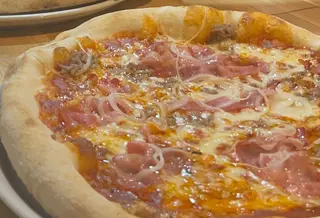 Pizza Tonno E Cipolle