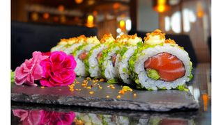 Uramaki kalifornia z prażonym czosnkiem 8 szt